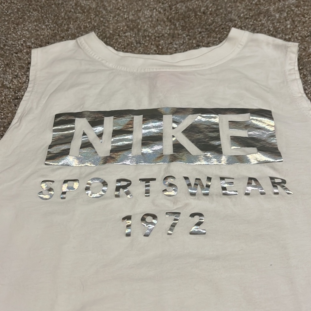 Nike sleeveless tank top